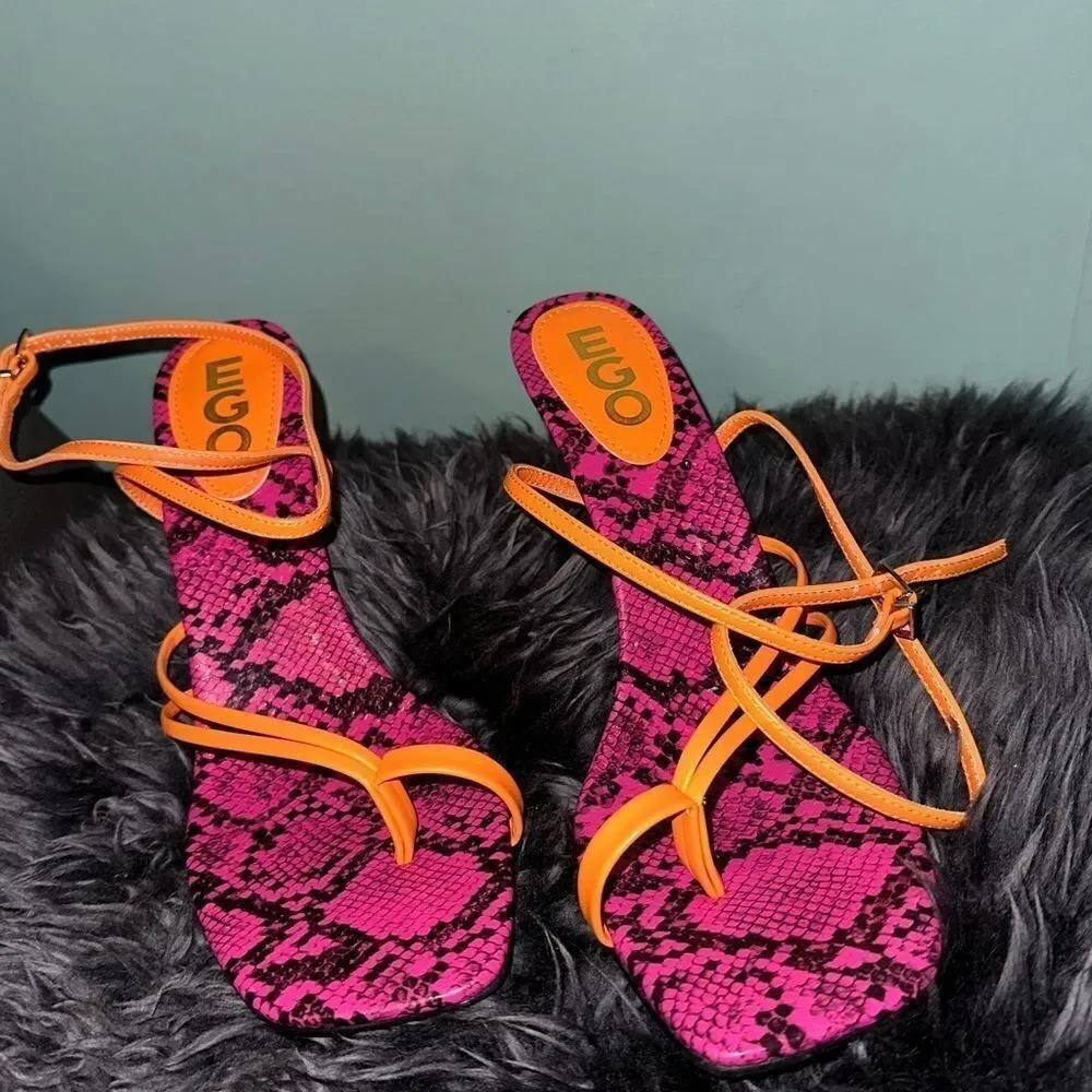 EGO VEX PINK SNAKE PRINT INSOLE STRAPPY SQUARE TOE IN ORANGE FAUX LEATHER NWOT 9